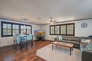 House, Multiple Beds (Eucalyptus A) | Living area