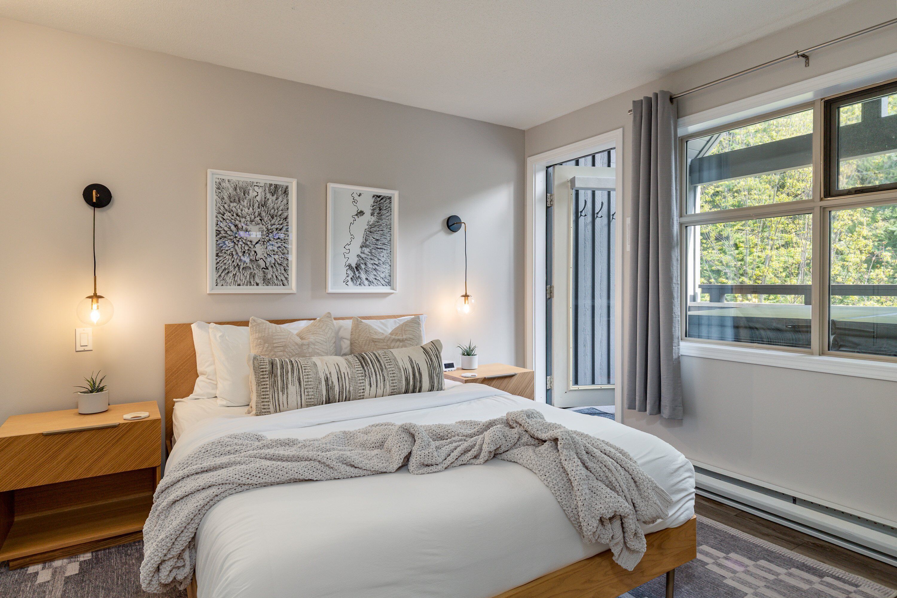 House, Multiple Beds, Hot Tub, Mountain View (Jersey Cream at Arrowhead Point) | 2 bedrooms, individually decorated, individually furnished, bed sheets