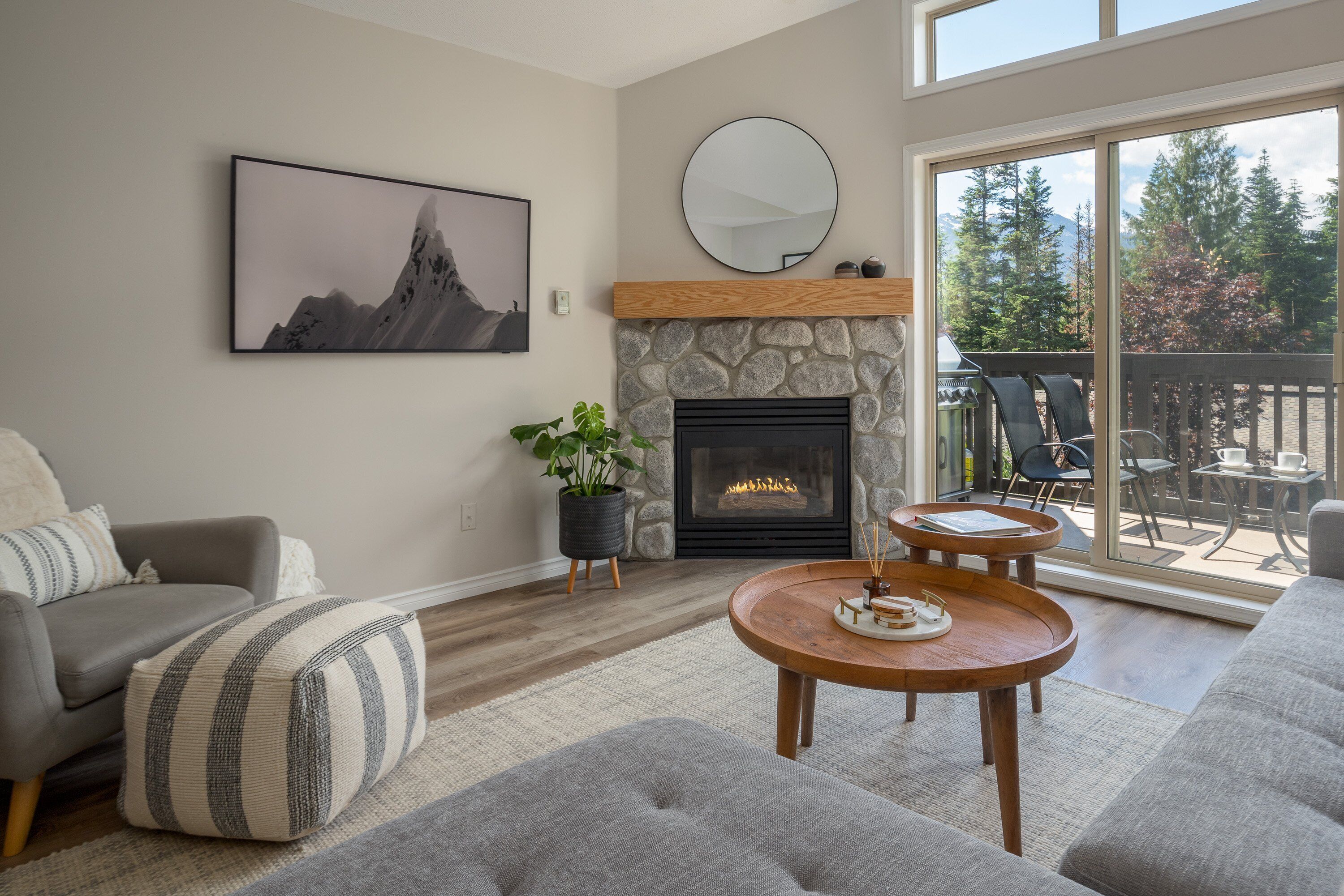 House, Multiple Beds, Hot Tub, Mountain View (Jersey Cream at Arrowhead Point) | Living area