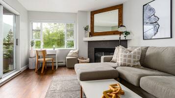 Condo, 1 Queen Bed with Sofa bed, Hot Tub, Mountain View (Misty Mountain at Marketplace Lodge) | Living area