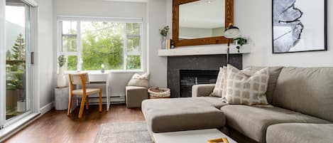 Condo, 1 Queen Bed with Sofa bed, Hot Tub, Mountain View (Misty Mountain at Marketplace Lodge) | Living area