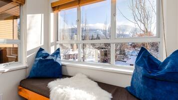Căn hộ, nhiều giường, bồn tắm nước nóng, quang cảnh núi (Mountain View Suite at Marketplace Lo) | Nội thất