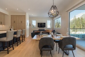 Apartment, 2 Queen Beds, Patio, Mountain View (Nature's Nook at WedgeWoods) | 2 bedrooms, individually decorated, individually furnished, bed sheets - Nature's Nook at Wedgewoods (Whistler)