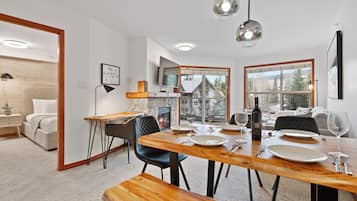 Apartment, Multiple Beds, Pool Access, Mountain View (Powder Peak at the Aspens) | 2 bedrooms, individually decorated, individually furnished, bed sheets