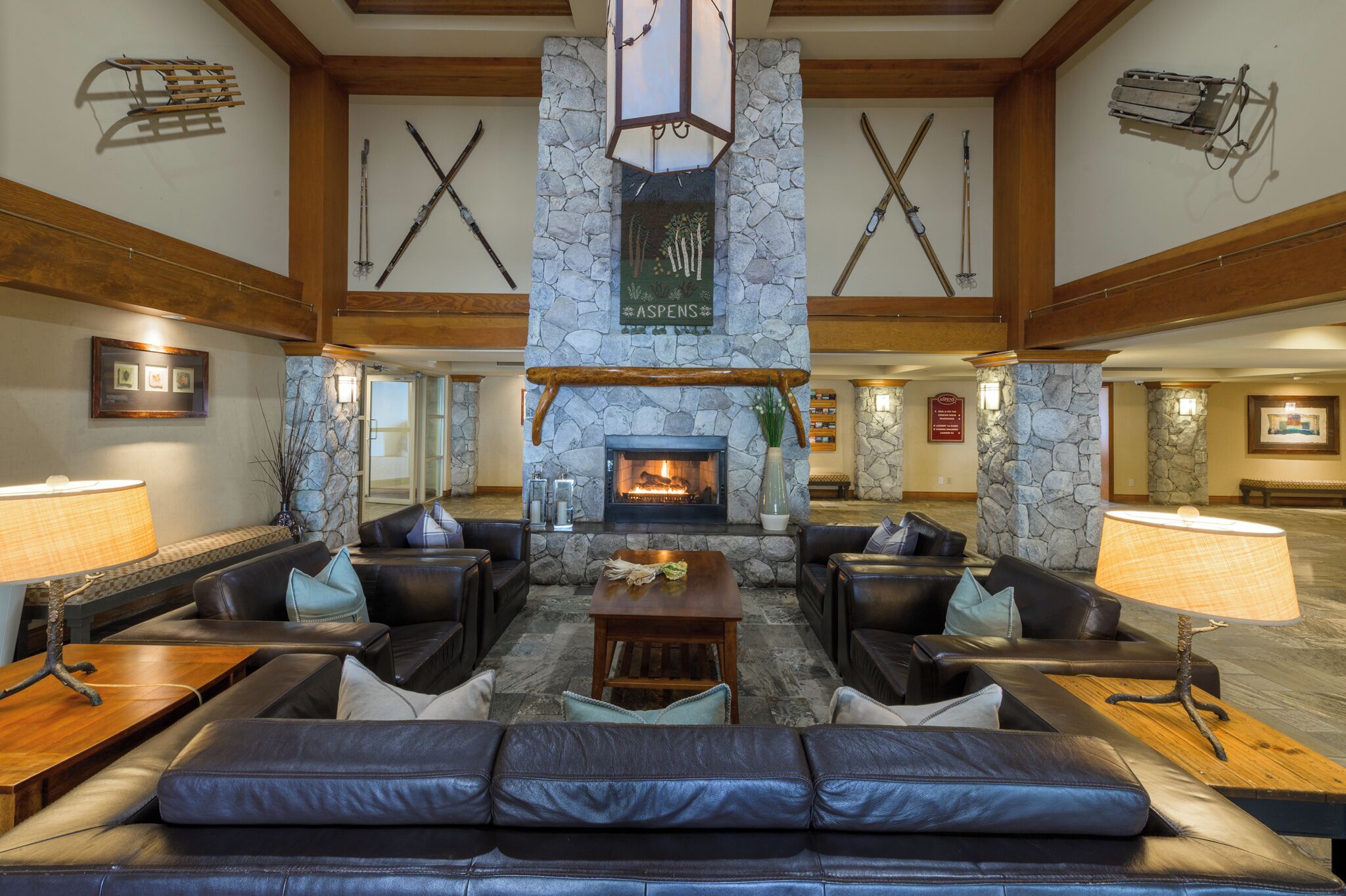 Apartment, Multiple Beds, Pool Access, Mountain View (Powder Peak at the Aspens) | Interior