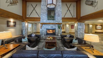 Apartment, Multiple Beds, Pool Access, Mountain View (Powder Peak at the Aspens) | Interior