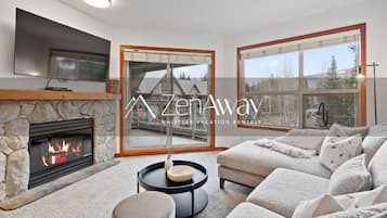 Apartment, Berbilang Katil, Pool Access, Mountain View (Powder Peak at the Aspens) | Ruang tamu