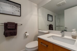House, Multiple Beds, Patio, Mountain View (Ridgeline Retreat at Sundance) | Bathroom | Towels - Ridgeline Retreat at Sundance (Whistler)