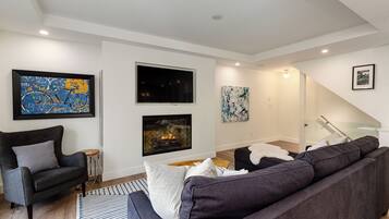 House, Multiple Beds, Hot Tub, Mountain View (Sapphire Retreat at Snowbird) | Living area