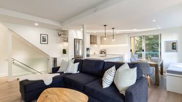 House, Multiple Beds, Hot Tub, Mountain View (Sapphire Retreat at Snowbird) | Living area