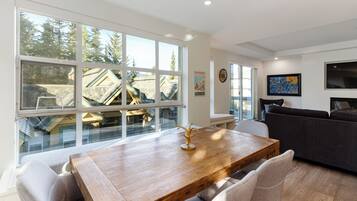 House, Multiple Beds, Hot Tub, Mountain View (Sapphire Retreat at Snowbird) | Interior