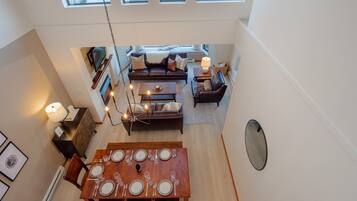 Apartment, Multiple Beds, Hot Tub, Mountain View (Seven Pines at Greyhawk) | Interior