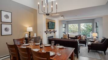 Apartment, Multiple Beds, Hot Tub, Mountain View (Seven Pines at Greyhawk) | Living area
