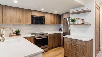 House, Multiple Beds, Patio, Mountain View (Summit View at The Lagoons) | Private kitchen