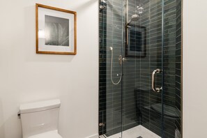Bathroom - Summit View at The Lagoons (Whistler)