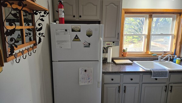 Unclassified image, 1 of 23, button