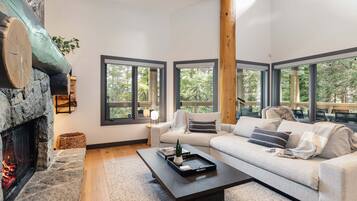 House, Multiple Beds, Pool Access, Mountain View (West Coast Haven at Taluswood) | Living area