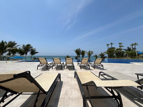 Cen-Beach Casa Vacacional y Playa Urb. Marenostro