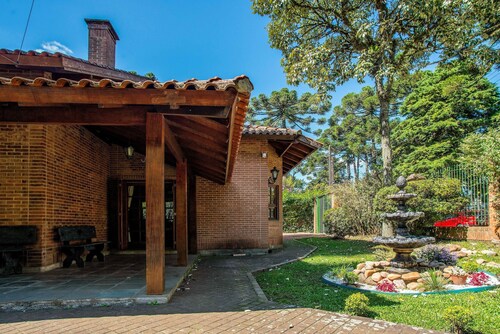 Beautiful Chalet-style House in Canela Rcf160