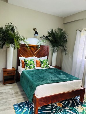 2 habitaciones, tabla de planchar con plancha, internet y ropa de cama