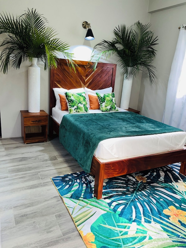 2 bedrooms, iron/ironing board, internet, bed sheets