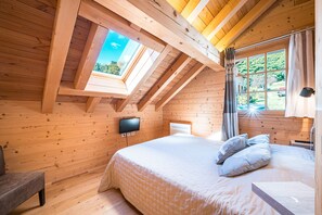 5 chambres, fer et planche à repasser, Wi-Fi, draps fournis