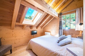 5 quartos, ferros/tábuas de passar roupa, Wi-Fi, roupa de cama