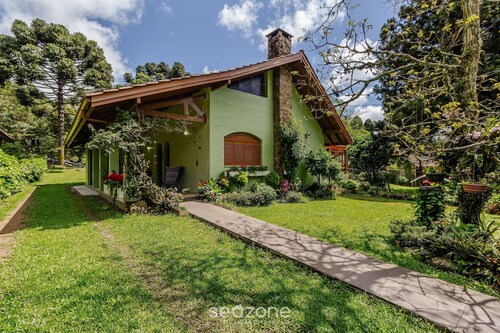 House With Barbecue in Gramado Rje0980