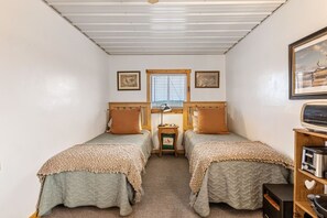 1 Schlafzimmer, Schreibtisch, WLAN, Bettwäsche