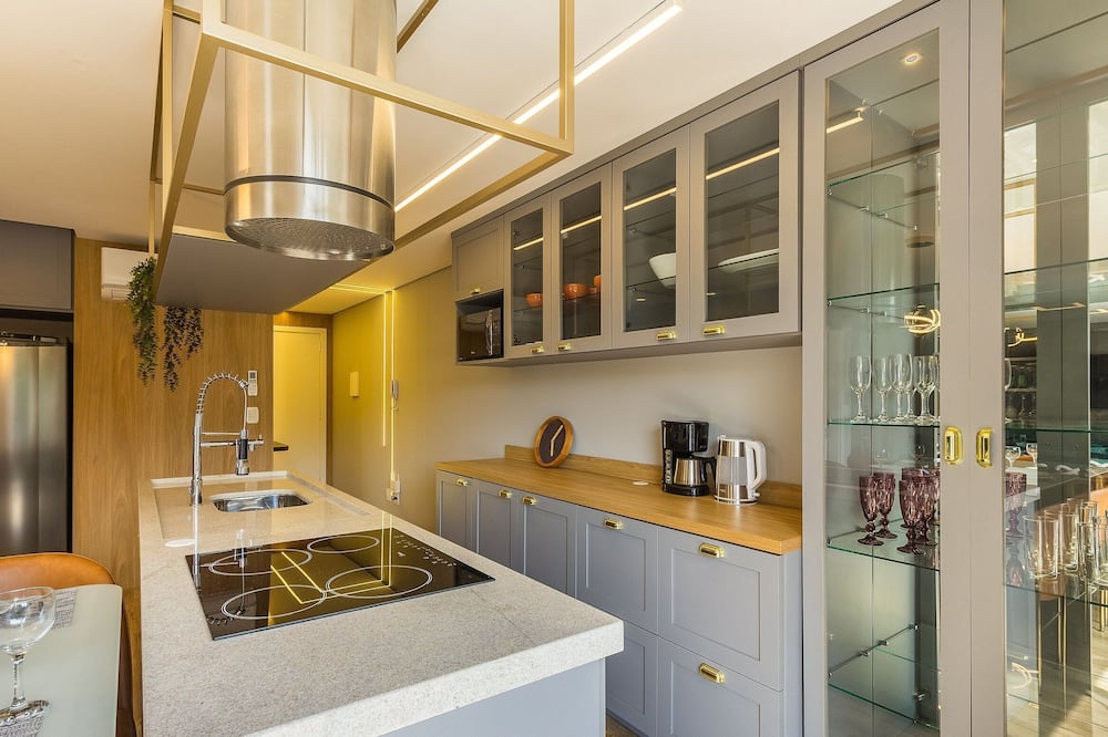Apartment With 2 Bedrooms and Lake View Rla0201