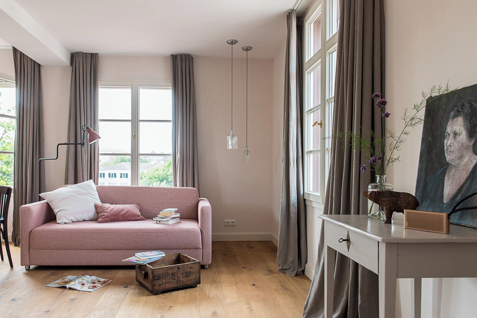Comfort-Apartment, Blick auf den Innenhof | Wohnbereich | Flachbildfernseher