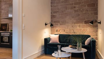 Superior Apartment, Courtyard View | Living area