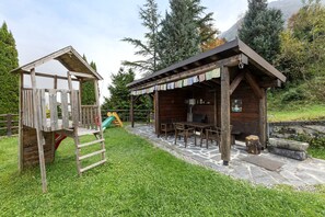 Outdoor dining - Nature, Tranquillity and Well-being (Argegno)