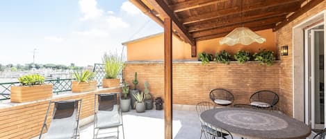 Apartment | Terrace/patio
