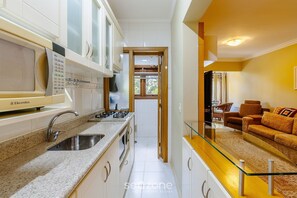 Basic Apartment | Private kitchen