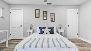 3 Schlafzimmer, Schreibtisch, Bügeleisen/Bügelbrett, Reisekinderbett
