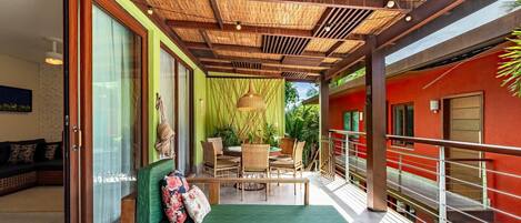 Villa | Outdoor dining