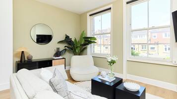 Apartment, Balcony | Living area