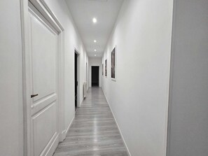 2 kamar tidur dan seprai linen