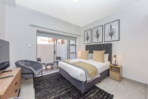 In-room safe, iron/ironing board, internet, bed sheets