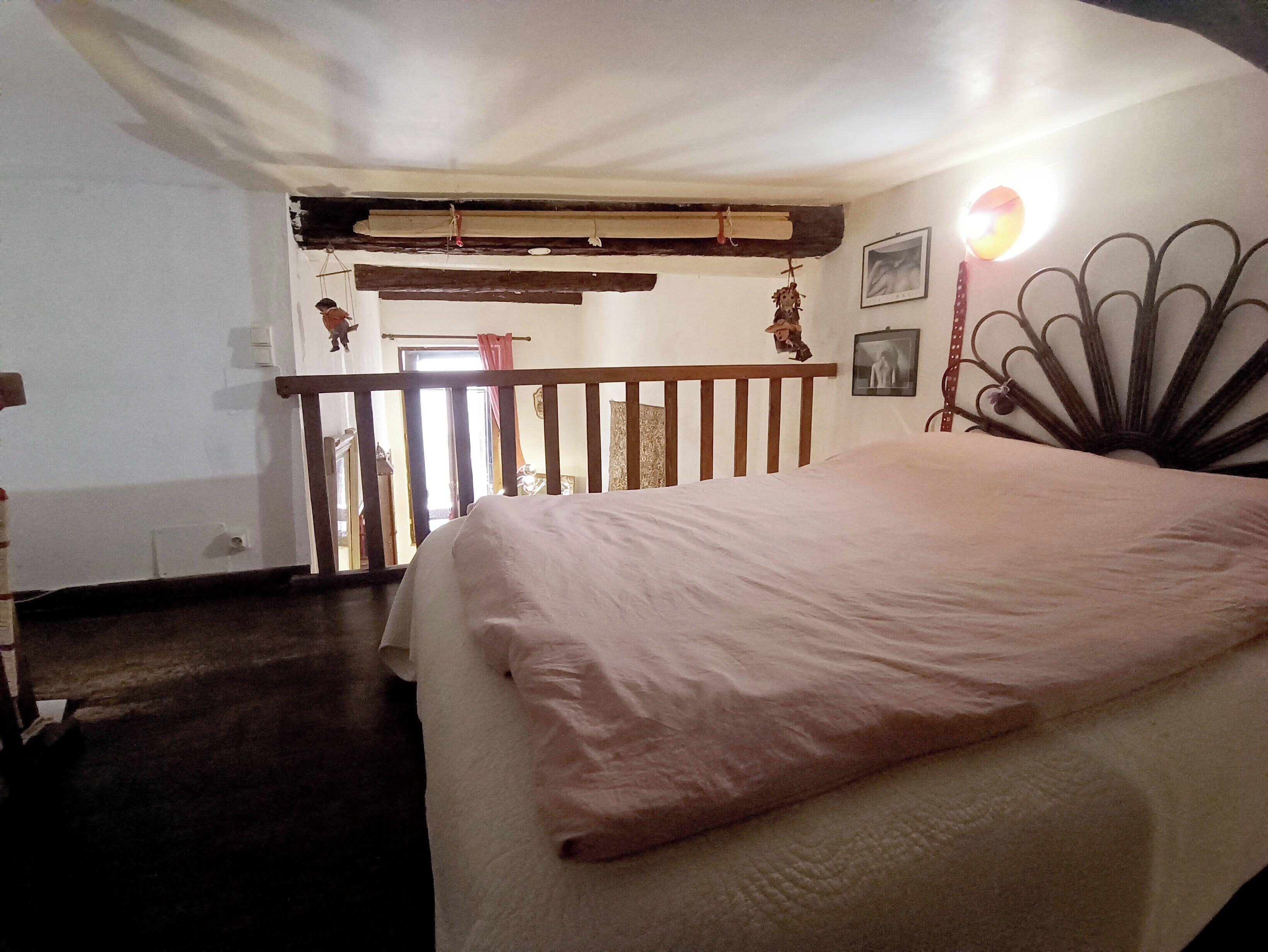 WiFi, bed sheets