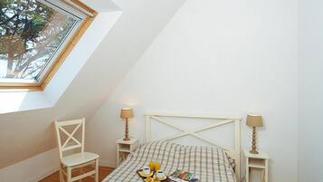 House | 2 bilik tidur, dilengkapkan perabot secara berasingan