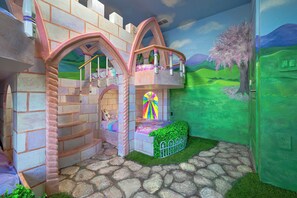 Iron/ironing board, free WiFi