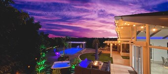 Hilltop Villa, Guesthouse & Casita with Pool Oasis