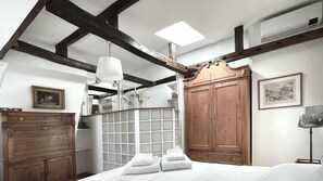 1 chambre, coffres-forts dans les chambres, bureau