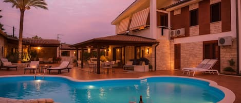 فيلا - للمدخنين | 4 عدّة غرف نوم