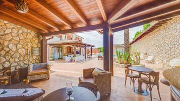 Villa, fumadores | 4 dormitorios