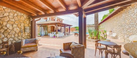 Villa, Smoking | 4 bedrooms