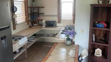 Micro-ondes, four, plaque de cuisson