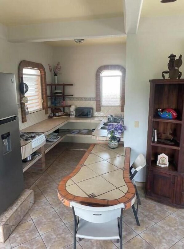 Mikroaaltouuni, uuni, liesi